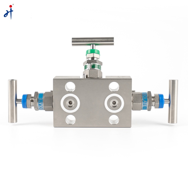 Integral Three Valve Manifold