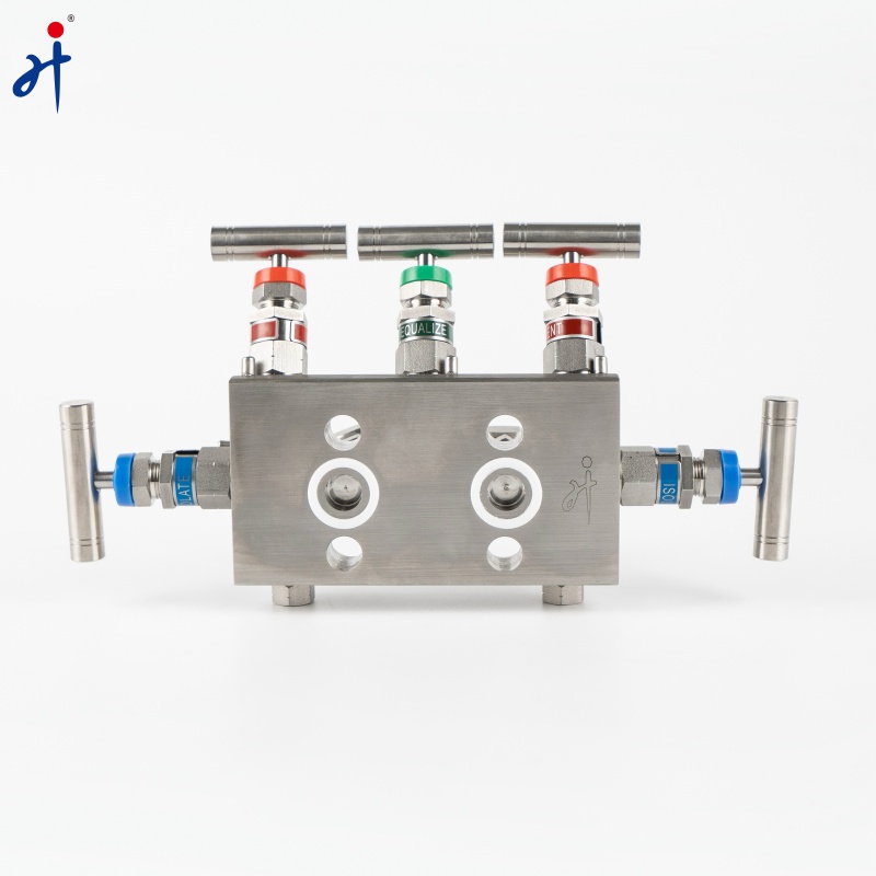 Integral Five Valve Manifold